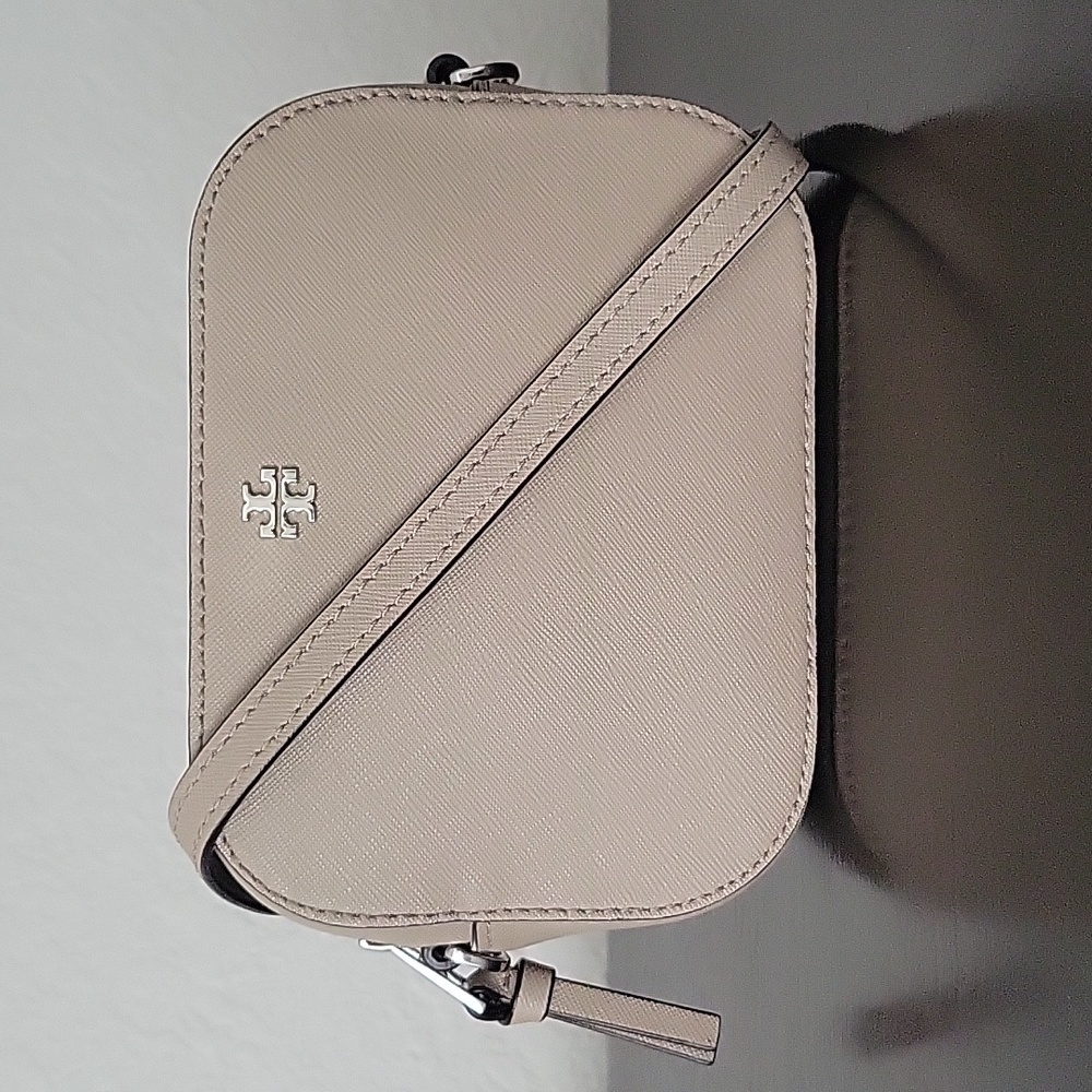 ⭐️EUC Tory Burch Round Robinson Crossbody